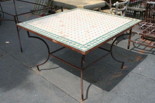 1267 - tavolo ceramica verde quadrato.jpg